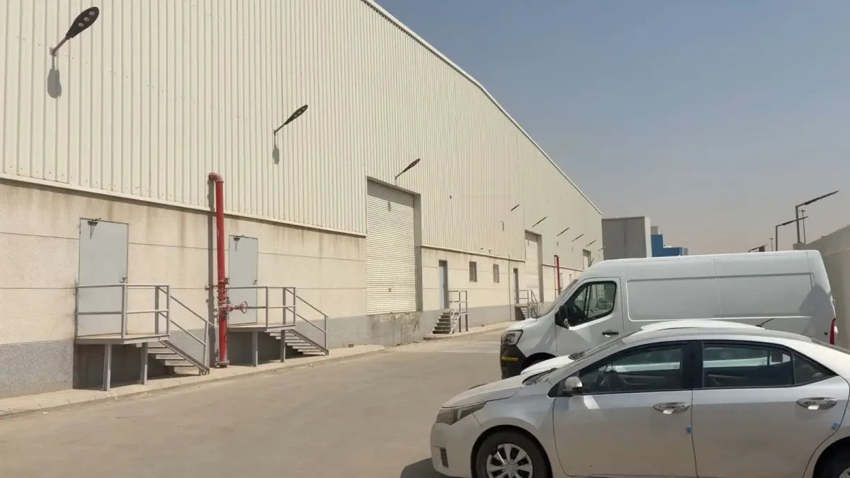 مدخل المستودع في الرياض